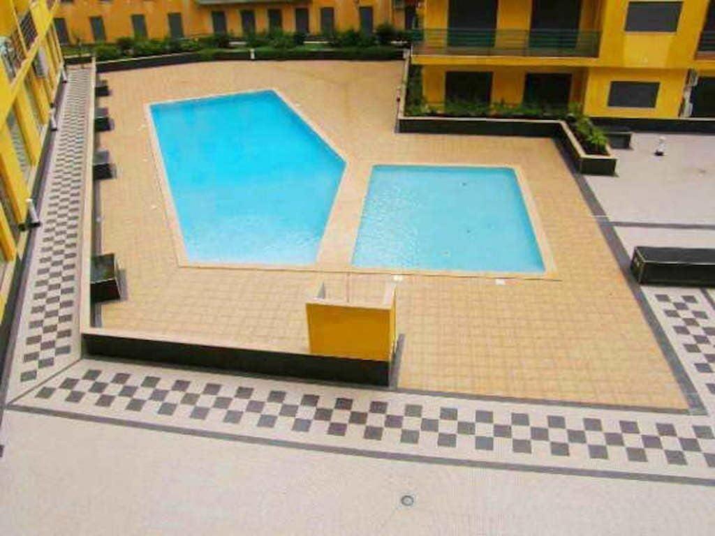 Luxury Two Br Pool View Beach Side Apartment At Algarve'S Longest Beach Armação de Pêra Kültér fotó
